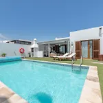 Buganvillas فيلة بلايا بلانكا