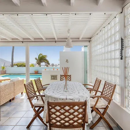 Buganvillas فيلة بلايا بلانكا